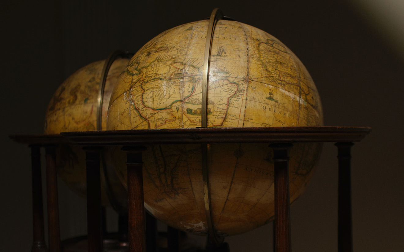 Auktion Historischer Globen in Charites