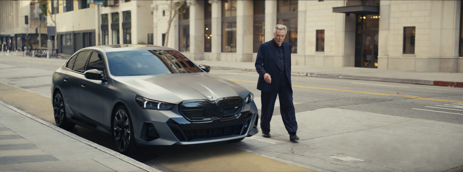 Christopher Walken gibt in der BMW-Werbung beim Super Bowl den Ton an scaled