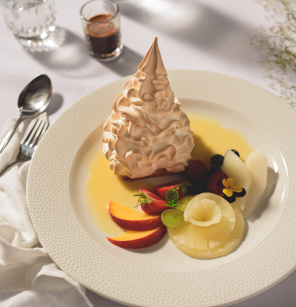 Dessert Eis im Baiser