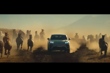 ,dua Lipa im Porsche Macan Electric