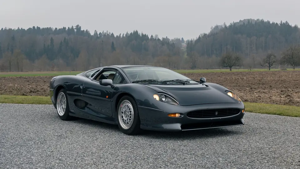 Einzigartiger Jaguar Xi220 bei Sothebys versteigert