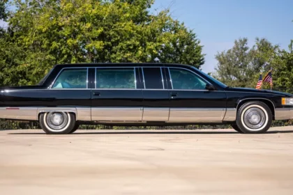 Der gepanzerte Limousine von Bill Clinton bei einer Auktion