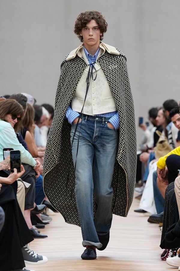 Jonathan Anderson Für Dior2