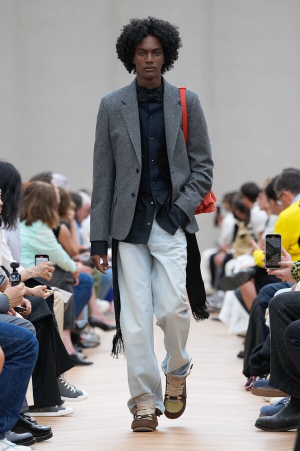 Jonathan Anderson Für Dior9