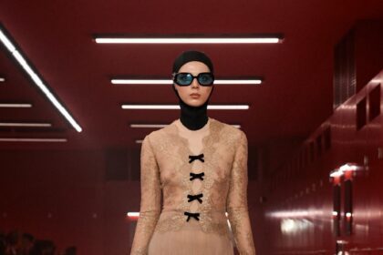 Die neueste Valentino-Show: Ein Spiel mit Intimität