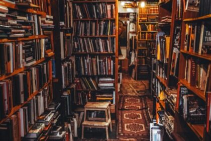 Saint Laurent Babylone die stilvollste Buchhandlung