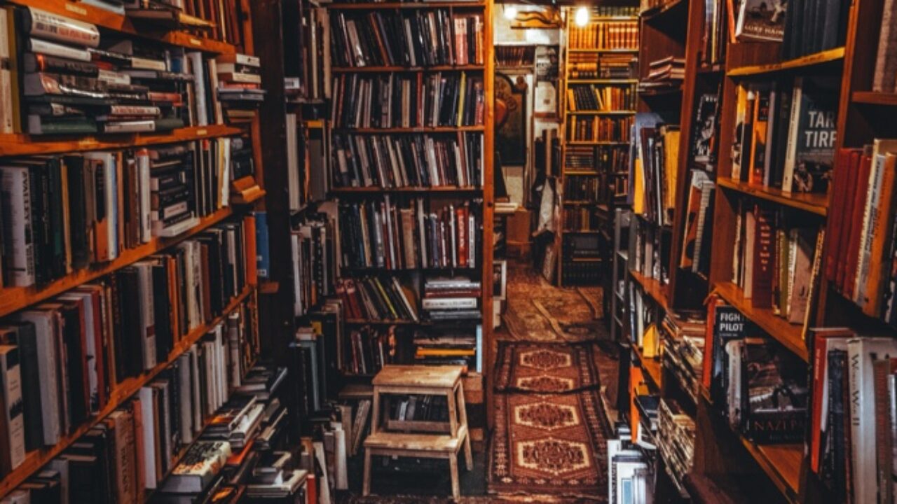 Saint Laurent Babylone die stilvollste Buchhandlung