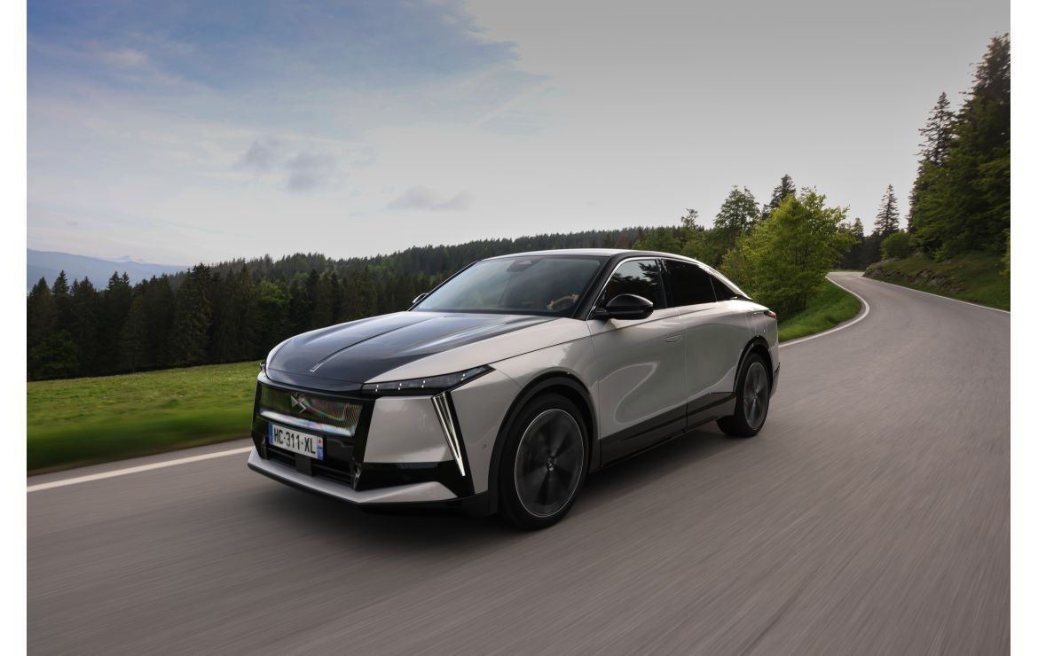 Suv Ds N 8