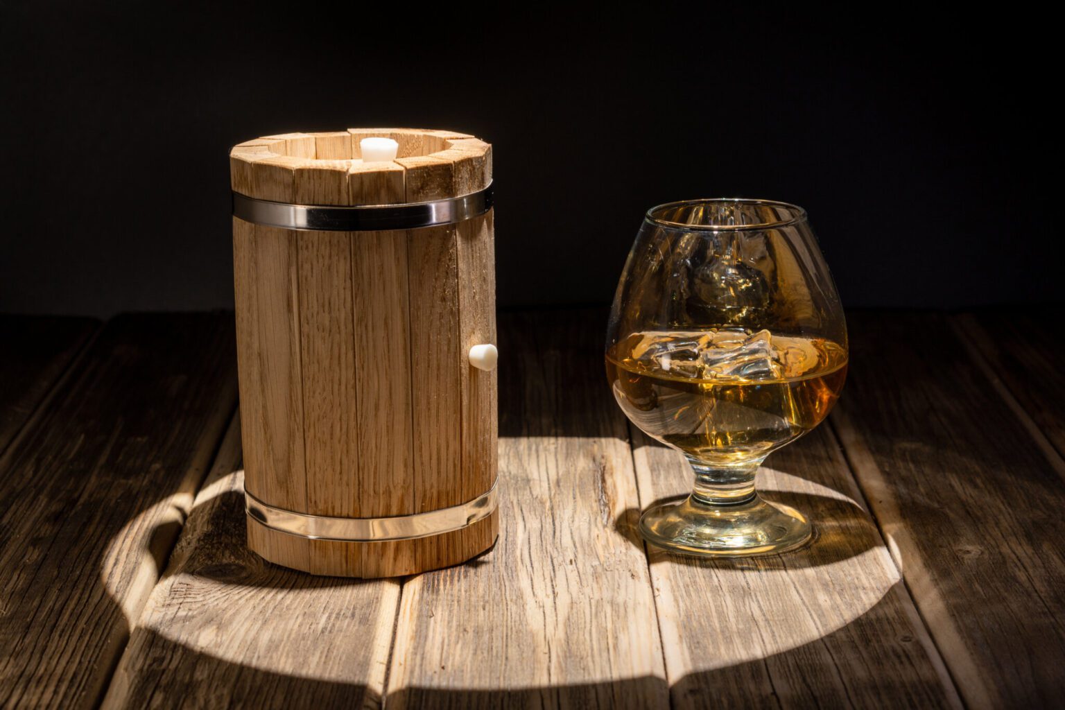 junger-whisky-im-fass-wie-kaufen-reifen-und-nicht-verlieren