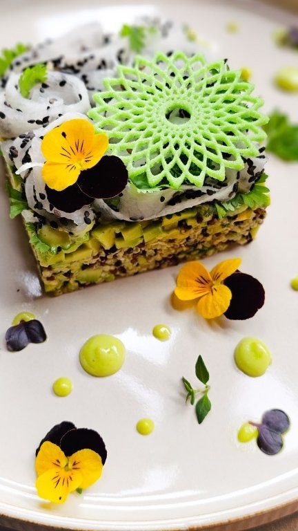Avocado-Tatar Manor House Spa