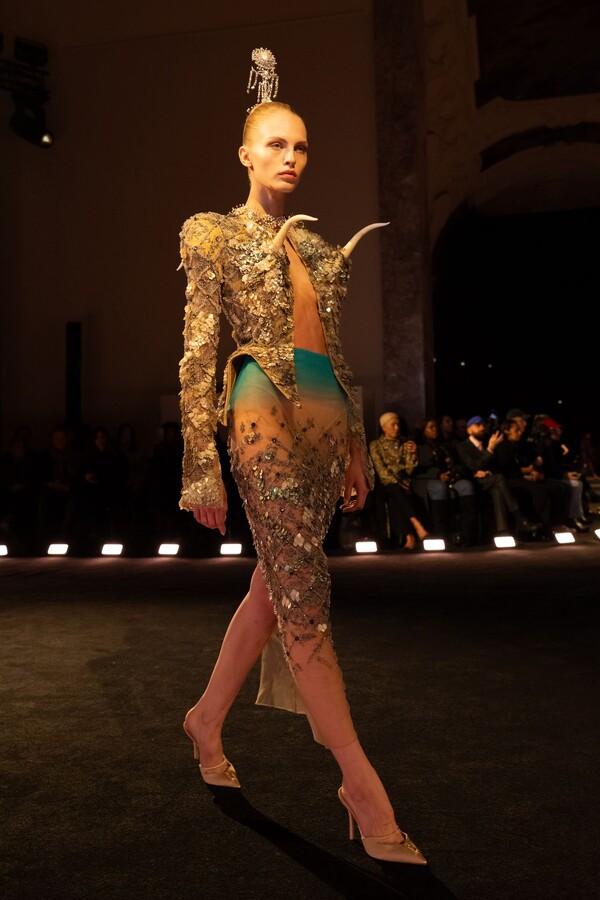 Schiaparelli Frühling 2026 Agonie und Ekstase Haute Couture Wie lebendige Kunst6