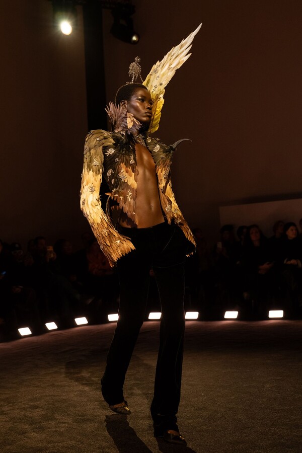 Schiaparelli Frühling 2026 Agonie und Ekstase Haute Couture Wie lebendige Kunst