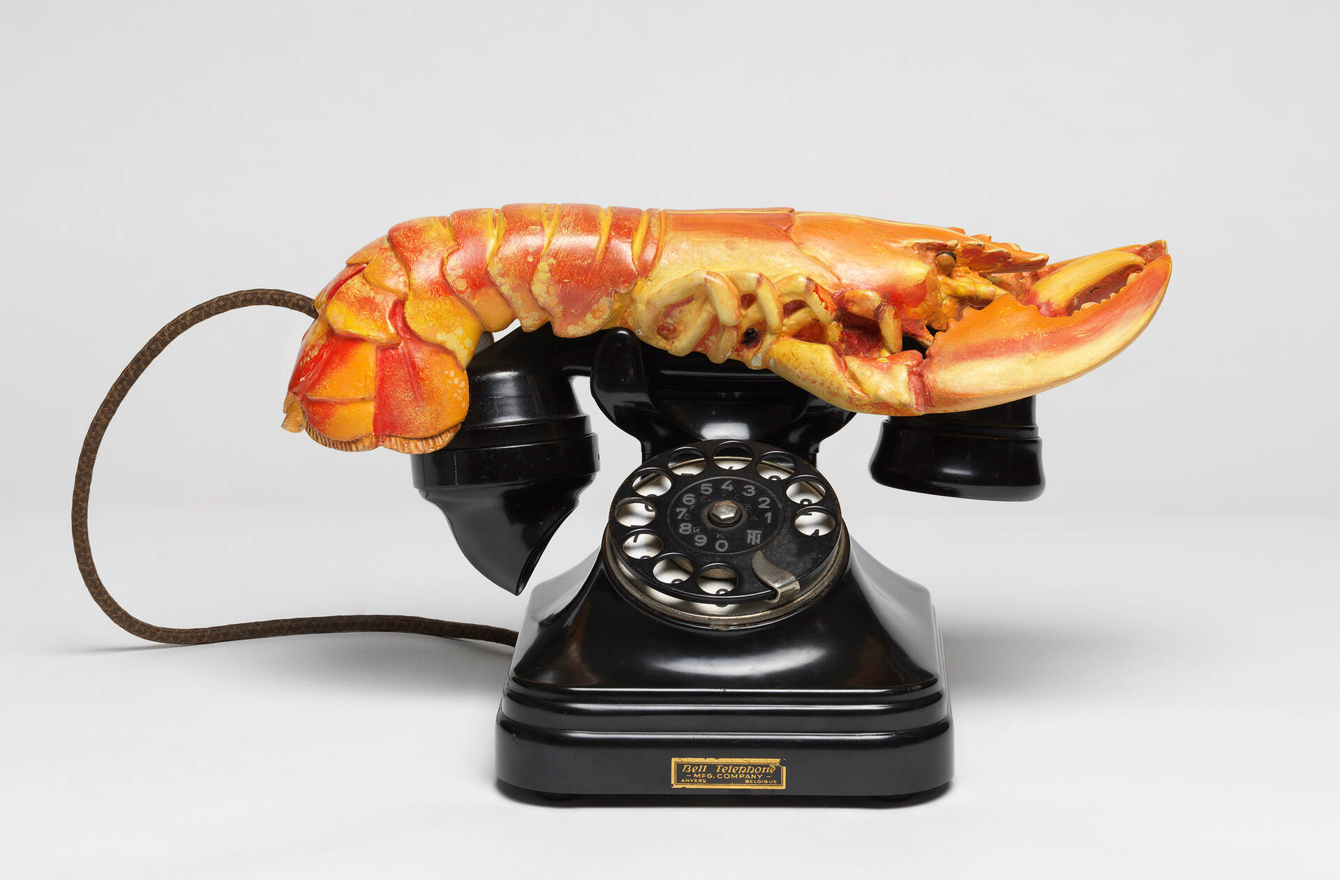 Zwischen Mode und Kunst: Die Schiaparelli-Ausstellung in London4
