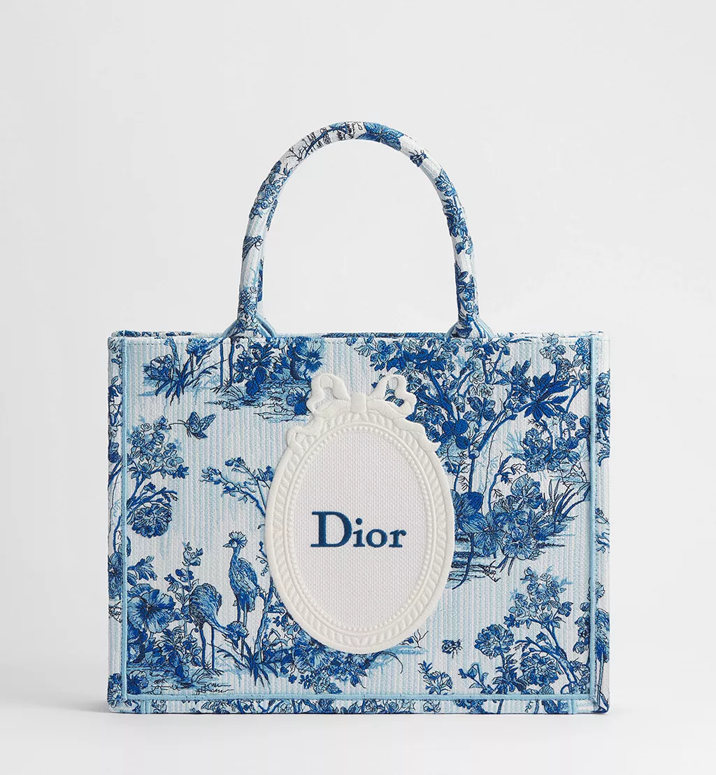 Dior Book Tote Wenn ein Buch zur Mode wird65