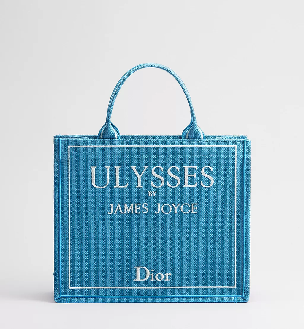 Dior Book Tote Wenn ein Buch zur Mode wird8